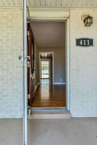 411 Walton Ferry Rd, Hendersonville, TN 37075