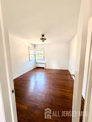 713 Roessner Drive, Union Twp, NJ 07083