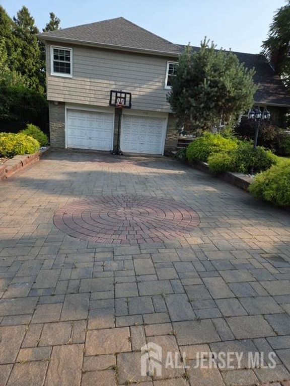 713 Roessner Drive, Union Twp, NJ 07083