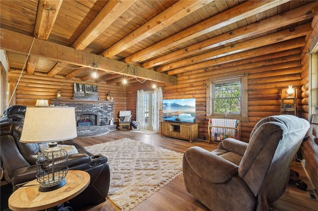 124 Harriet Dr, Lower Burrell, PA 15068