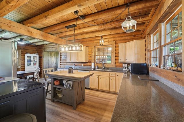 124 Harriet Dr, Lower Burrell, PA 15068