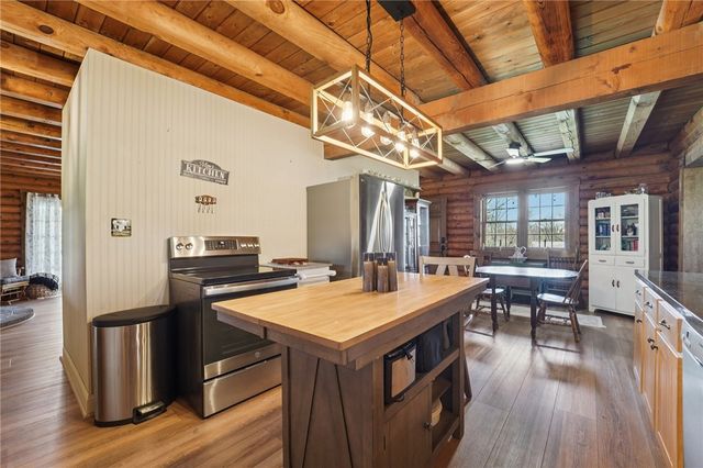 124 Harriet Dr, Lower Burrell, PA 15068