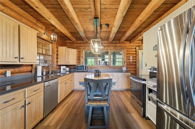 124 Harriet Dr, Lower Burrell, PA 15068