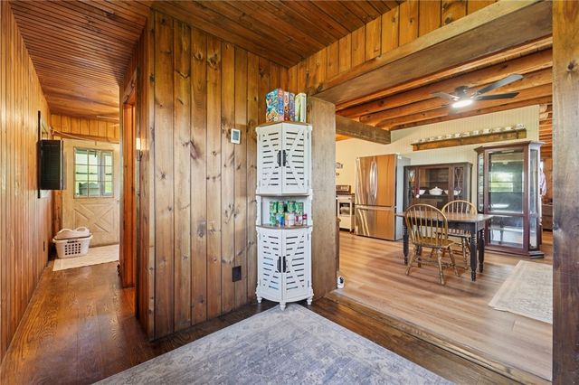 124 Harriet Dr, Lower Burrell, PA 15068