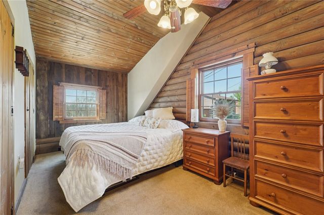 124 Harriet Dr, Lower Burrell, PA 15068