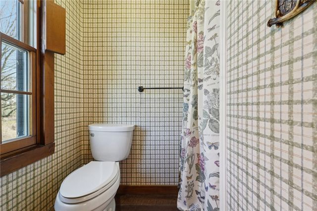 124 Harriet Dr, Lower Burrell, PA 15068