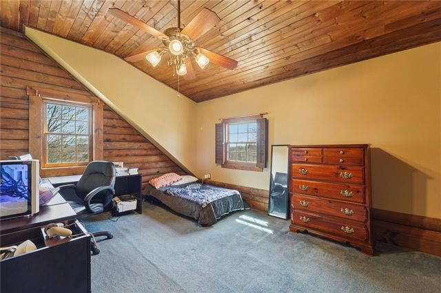 124 Harriet Dr, Lower Burrell, PA 15068