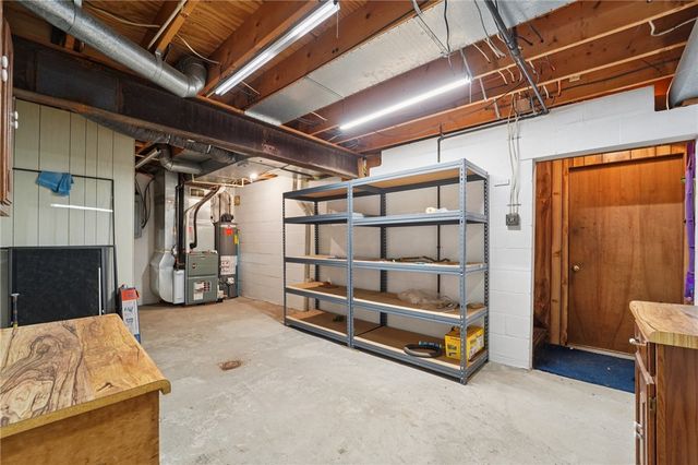 124 Harriet Dr, Lower Burrell, PA 15068