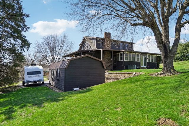 124 Harriet Dr, Lower Burrell, PA 15068