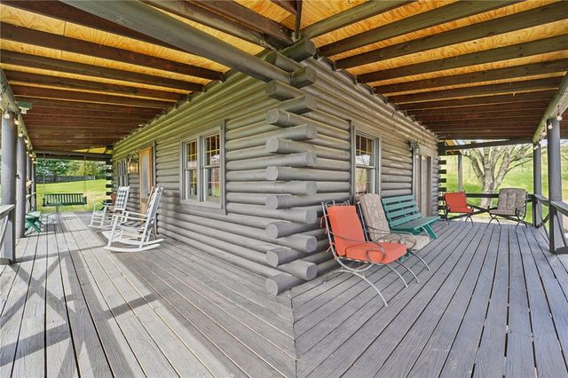 124 Harriet Dr, Lower Burrell, PA 15068