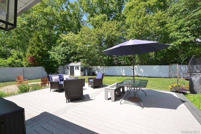 174 Gainsborough Road, Holbrook, NY 11741