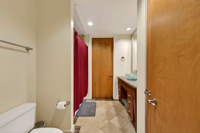 150 Bee Street Apt 713, Charleston, SC 29401