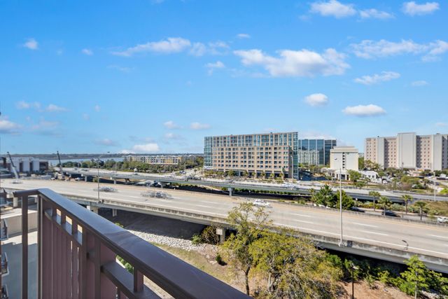 150 Bee Street Apt 713, Charleston, SC 29401