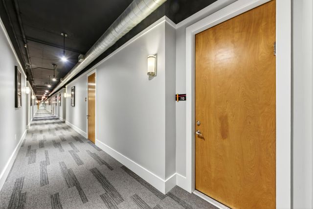 150 Bee Street Apt 713, Charleston, SC 29401