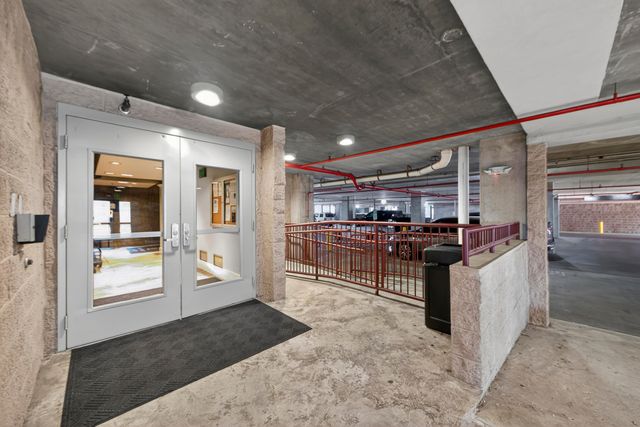 150 Bee Street Apt 713, Charleston, SC 29401