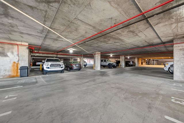 150 Bee Street Apt 713, Charleston, SC 29401