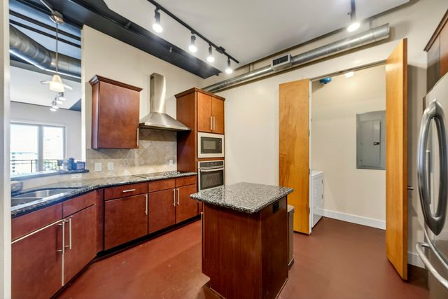 150 Bee Street Apt 713, Charleston, SC 29401