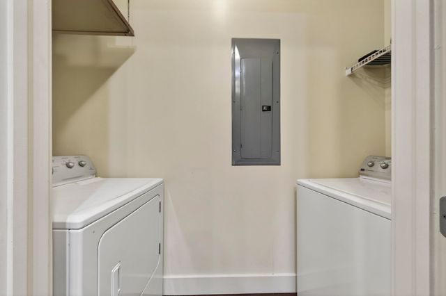 150 Bee Street Apt 713, Charleston, SC 29401