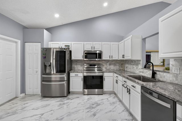 10469 Pelican Drive, Wellington, FL 33414