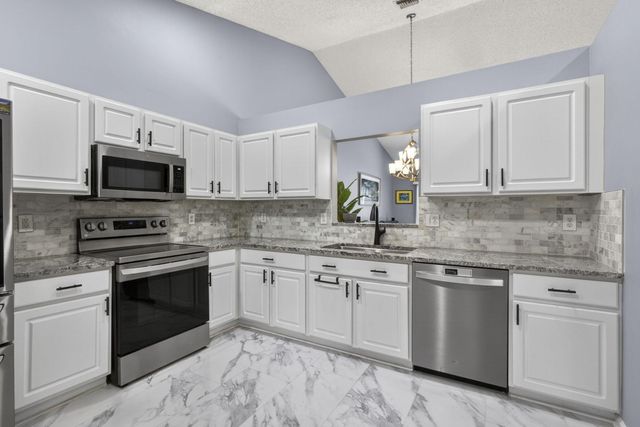 10469 Pelican Drive, Wellington, FL 33414