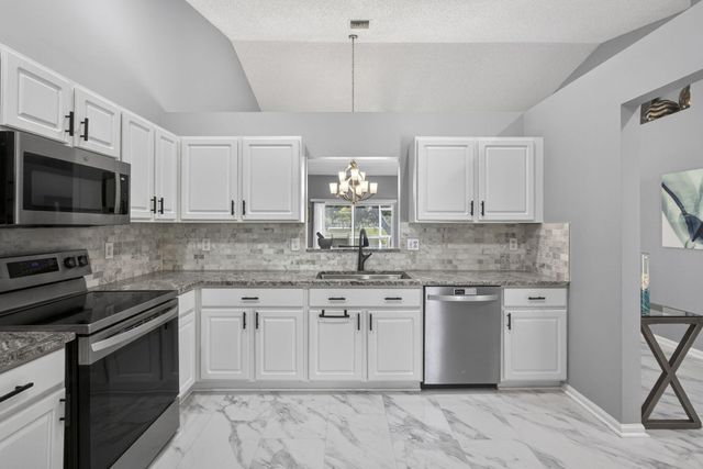 10469 Pelican Drive, Wellington, FL 33414