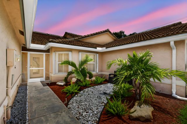 10469 Pelican Drive, Wellington, FL 33414