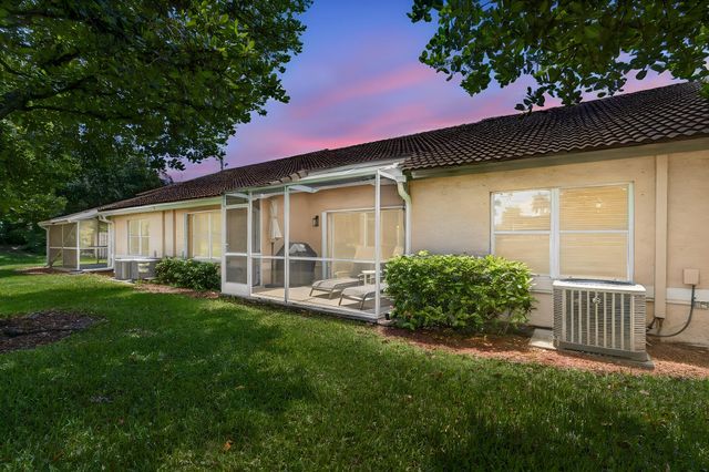 10469 Pelican Drive, Wellington, FL 33414