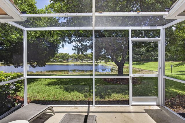 10469 Pelican Drive, Wellington, FL 33414