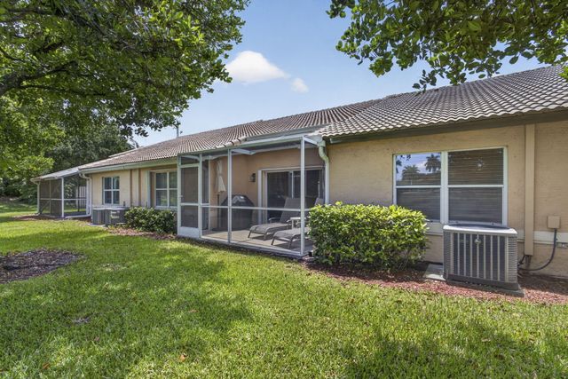 10469 Pelican Drive, Wellington, FL 33414
