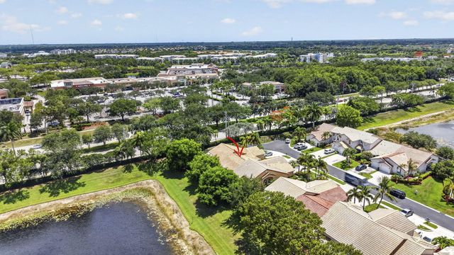 10469 Pelican Drive, Wellington, FL 33414