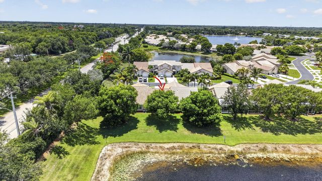 10469 Pelican Drive, Wellington, FL 33414