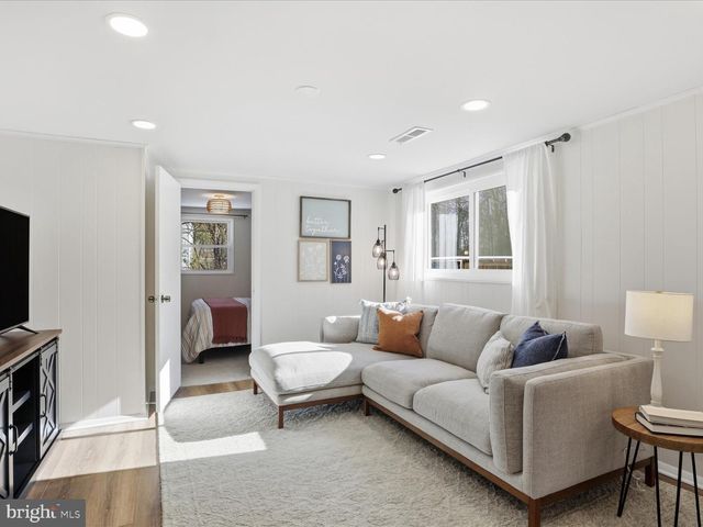 10915 ORCHARD ST, Fairfax, VA 22030