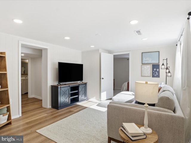 10915 ORCHARD ST, Fairfax, VA 22030