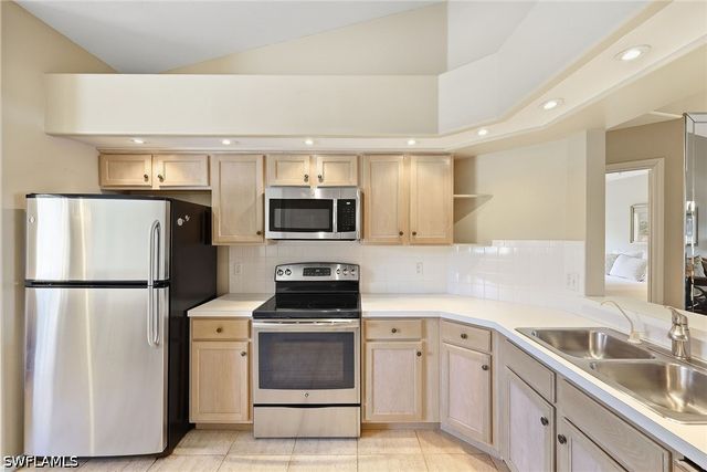 28072 Cavendish CT 2207, Bonita Springs, FL 34135