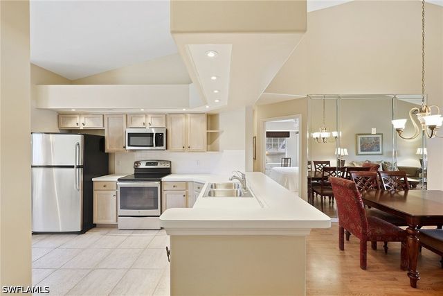 28072 Cavendish CT 2207, Bonita Springs, FL 34135