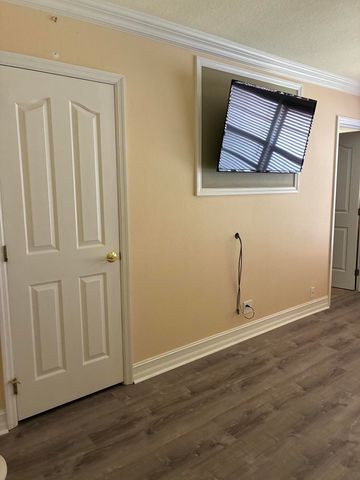 5021 Mirror Lakes Boulevard, Boynton Beach, FL 33472