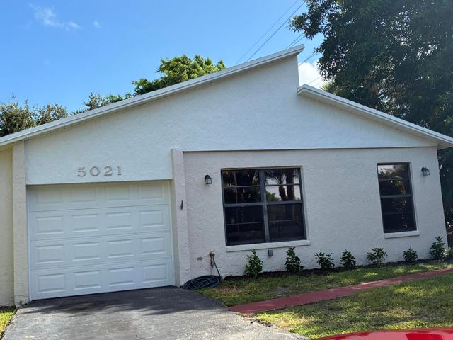 5021 Mirror Lakes Boulevard, Boynton Beach, FL 33472