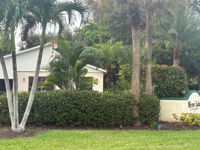 5021 Mirror Lakes Boulevard, Boynton Beach, FL 33472