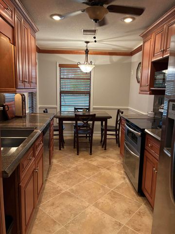 5021 Mirror Lakes Boulevard, Boynton Beach, FL 33472