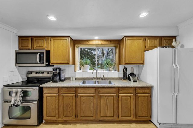 S107W17011 Muskego Dam DRIVE, Muskego, WI 53150