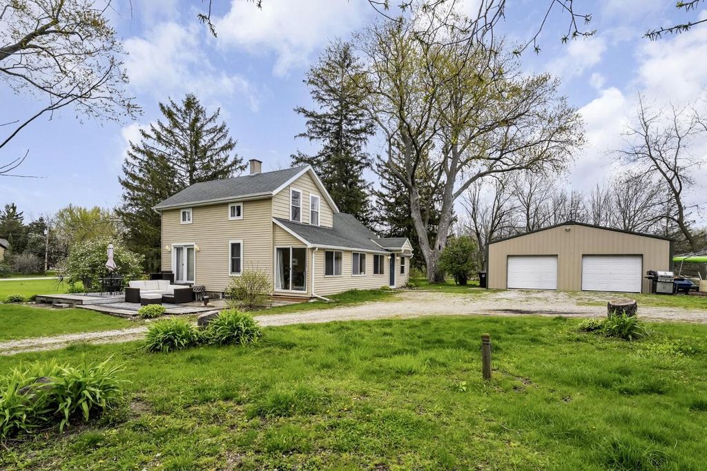 S107W17011 Muskego Dam DRIVE, Muskego, WI 53150