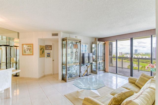20185 E Country Club Drive 1709, Aventura, FL 33180