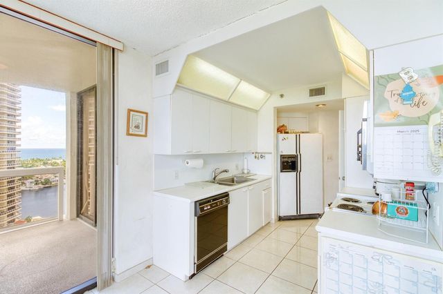 20185 E Country Club Drive 1709, Aventura, FL 33180