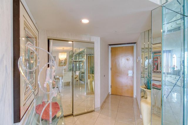 20185 E Country Club Drive 1709, Aventura, FL 33180