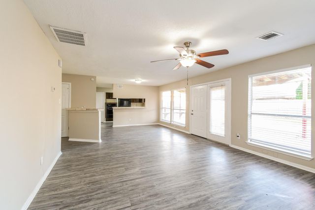 15915 Vista Del Mar Drive, Houston, TX 77083