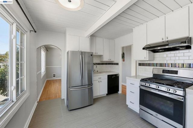 780 Goettingen St, San Francisco, CA 94134