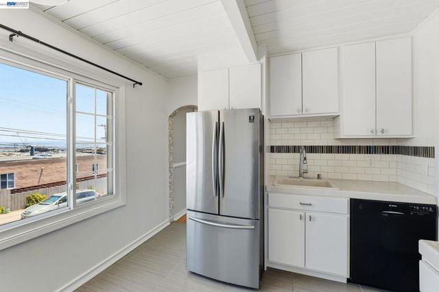 780 Goettingen St, San Francisco, CA 94134