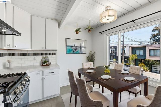 780 Goettingen St, San Francisco, CA 94134