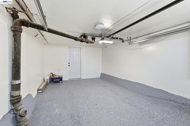 780 Goettingen St, San Francisco, CA 94134