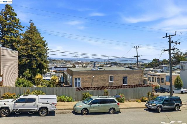 780 Goettingen St, San Francisco, CA 94134